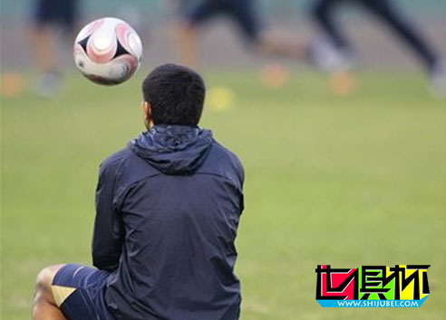 里克爾梅抵達(dá)日本助威博卡 成為"頭號明星球迷"