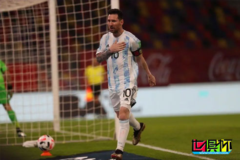 馬拉多納雕像揭幕，預選賽阿根廷戰平智利，梅西破門向球王致敬-第2張圖片-世俱杯