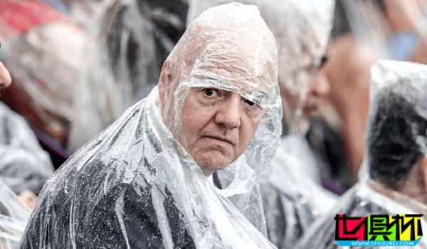 國際足聯(lián)主席 因凡蒂諾 現(xiàn)身巴黎奧運會開幕式看臺-第1張圖片-世俱杯