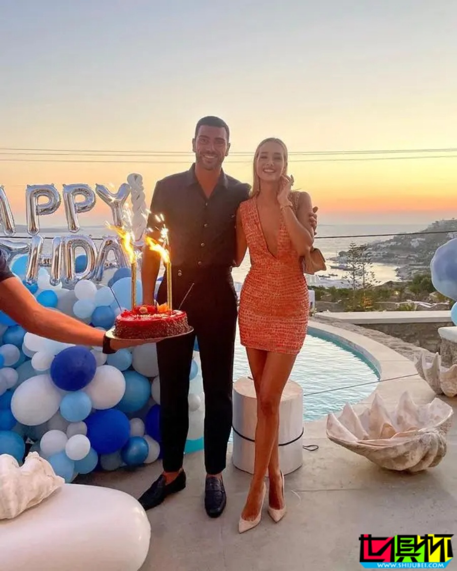 前 泰山 球員 佩萊 妻子 瓦爾加 官宣兩人分手-第3張圖片-世俱杯 前 泰山 球員 佩萊 妻子 瓦爾加 官宣兩人分手-第3張圖片-世俱杯