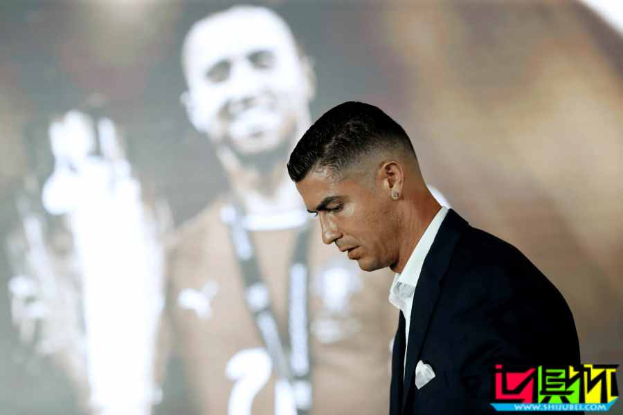 C羅 出席葡萄牙國家隊追悼活動,緬懷 若塔 與波爾圖主席 科斯塔-第1張圖片-世俱杯 C羅 出席葡萄牙國家隊追悼活動,緬懷 若塔 與波爾圖主席 科斯塔-第1張圖片-世俱杯